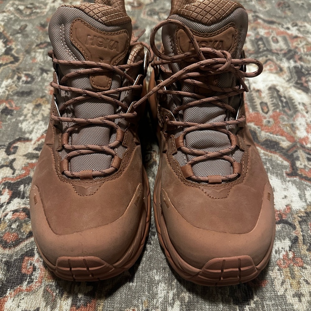 NWT Hoka Kaha 2 Sneakers